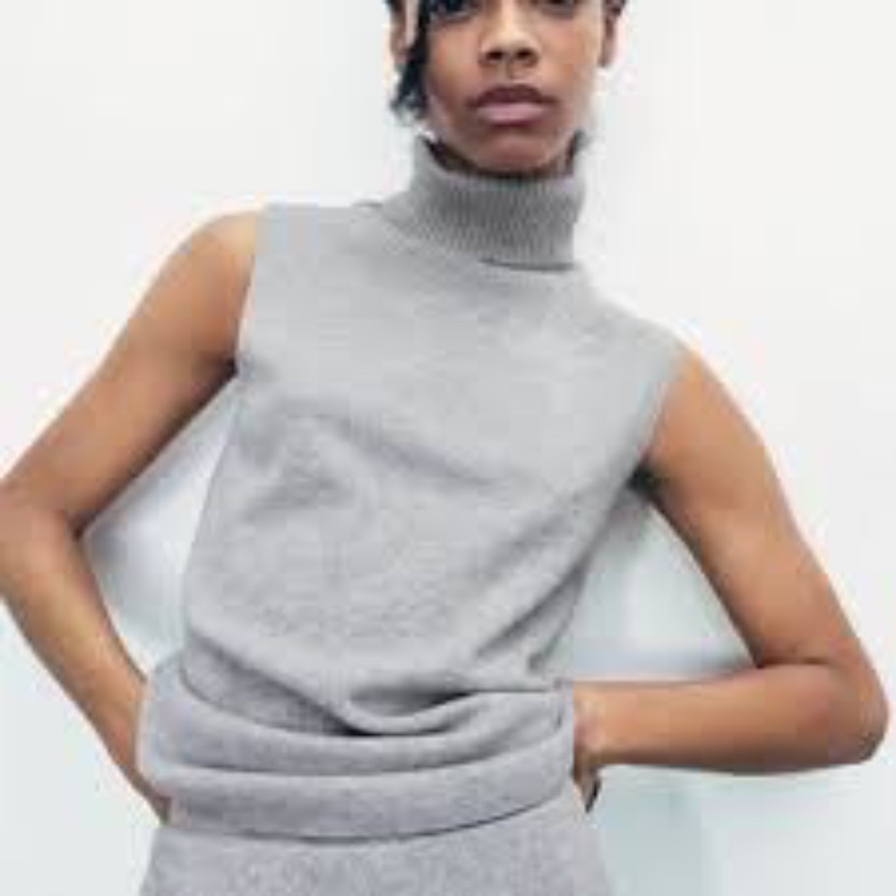 NWOT Zara Sleeveless Turtleneck Top